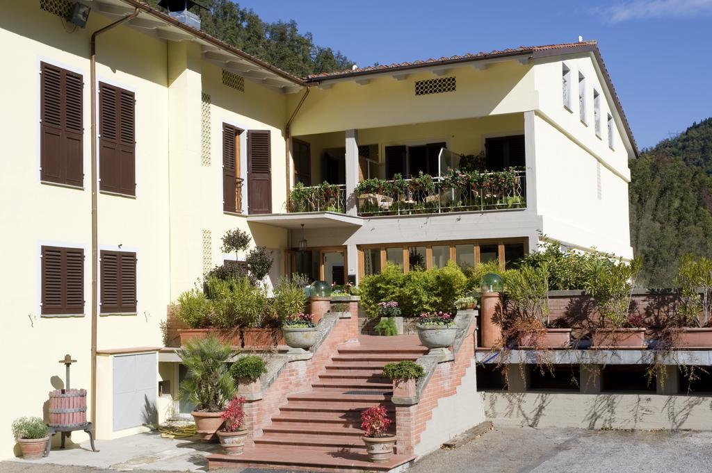Hotel La Selva 卡莱扎诺 外观 照片